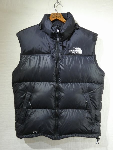 画像1: 90s THE NORTH FACE BLACK×BLACK NUPTSE DOWN VEST (1)